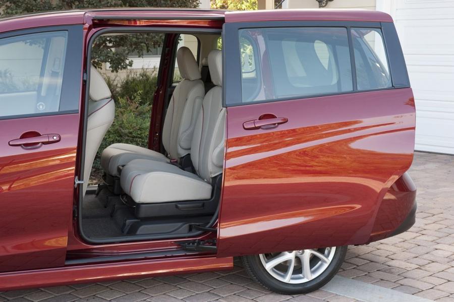  Mazda5 2012 года  (фото 69 из 94)